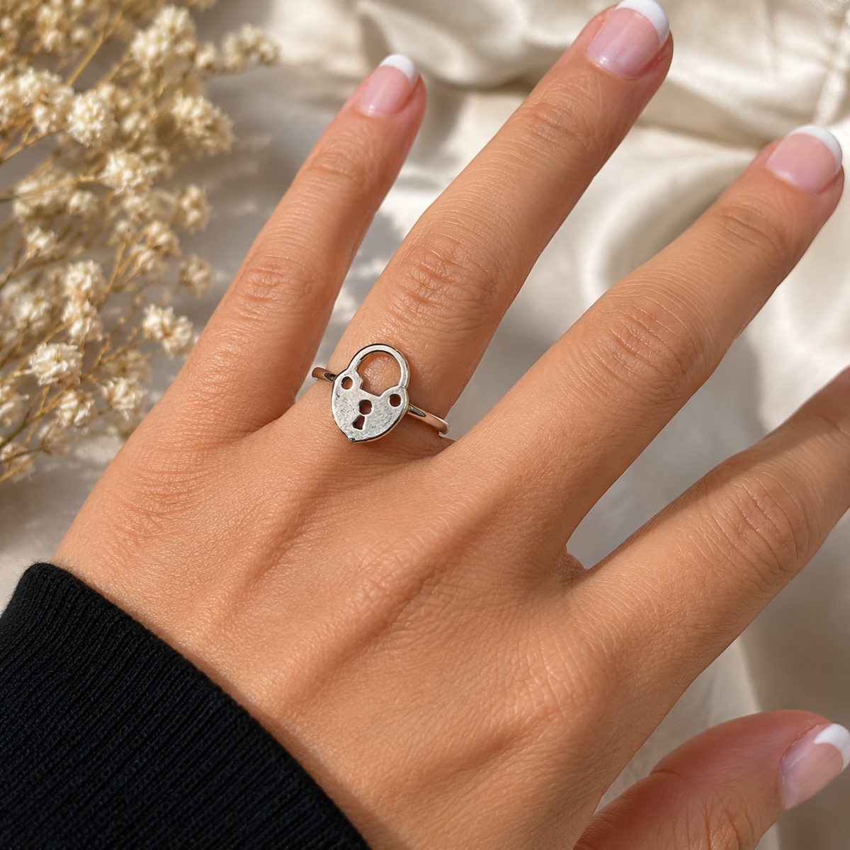 Keepsake lock ring